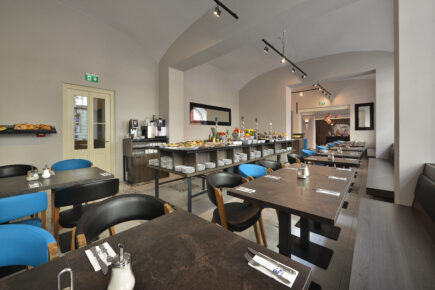 EA Hotel New Town ****